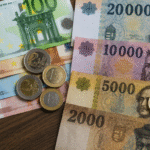 Euró bankjegyek és forint árfolyam alakulása