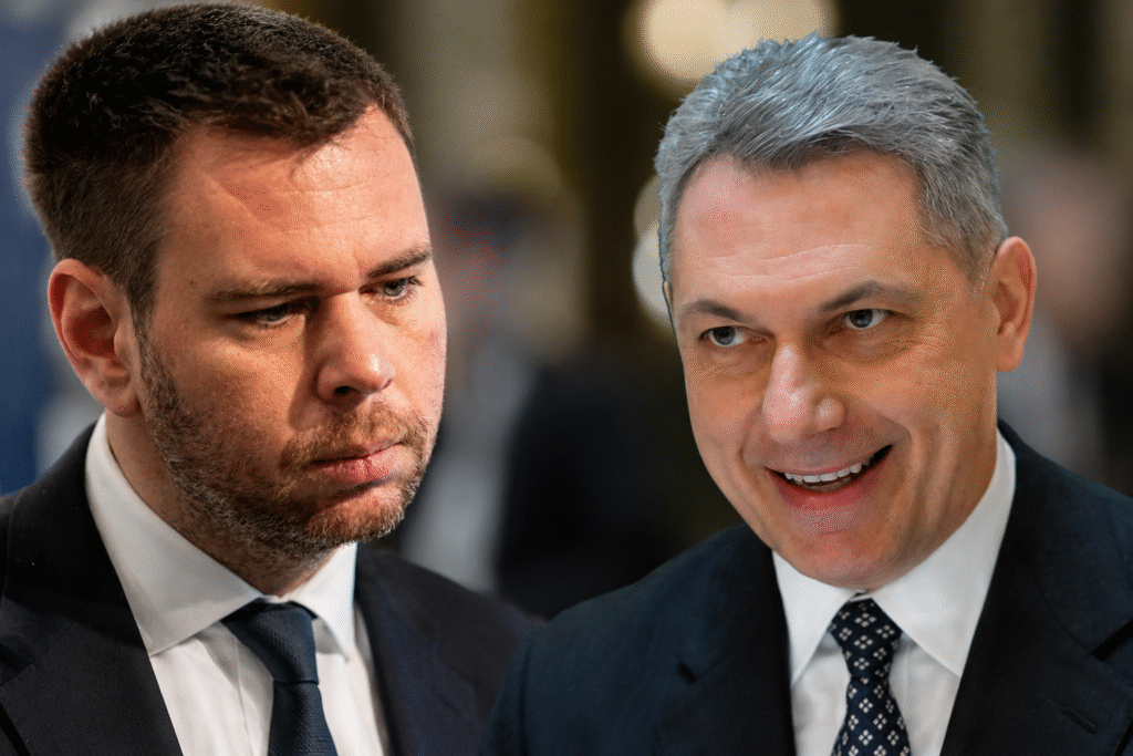 Lázár János kérdéseket tett fel egy korábbi politikai fotó kapcsán