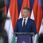 Magyar Péter az új adóváltozásokat ismertető bejelentésén.