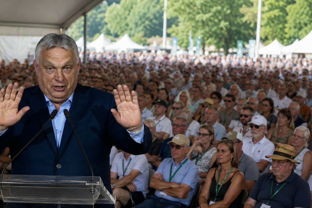 Orbán Viktor beszédet mond Tusványoson egy politikai rendezvényen.