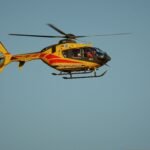 Mentőhelikopter egy súlyos közlekedési baleset helyszínén az M1-es autópályán.
