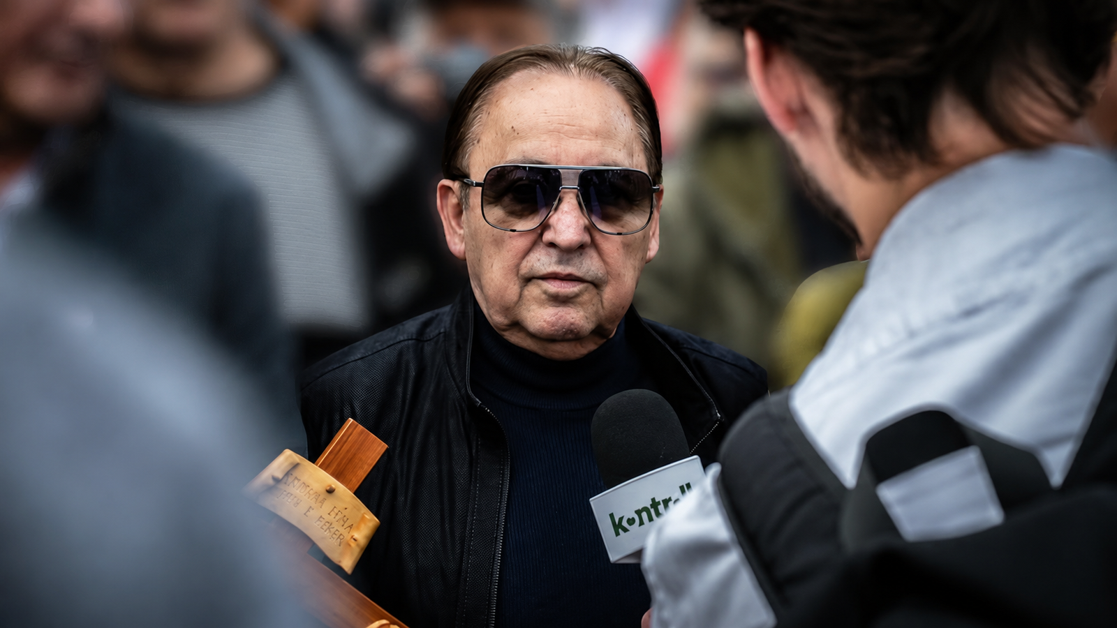 Fásy Ádám televíziós interjúban beszél az NKA-támogatásokról és a családját érintő ügyekről.