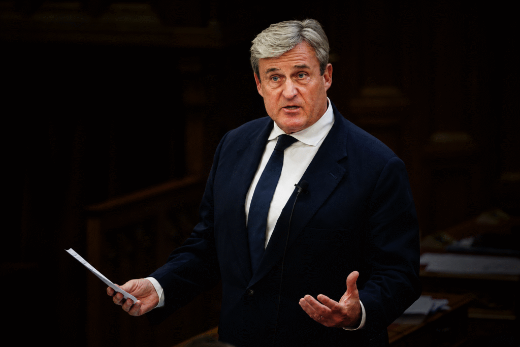 Kapitány István sajtótájékoztatón az Eximbank ügyeivel kapcsolatos bejelentés során.